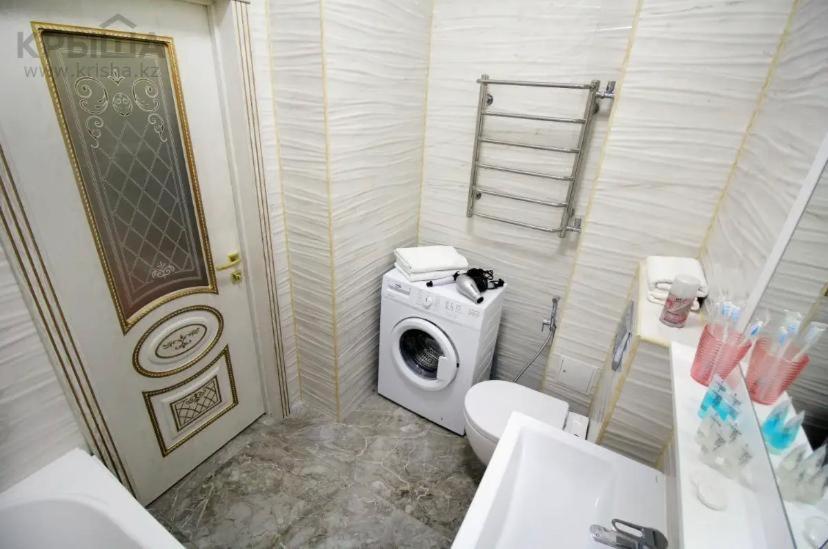 Жк Атамекен В Элитном Районе, 2 Комнатная Almaty Eksteriør bilde